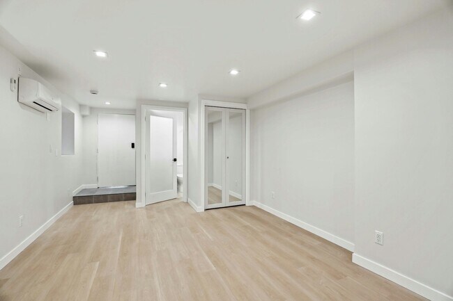 Building Photo - 410 Lucas Ave