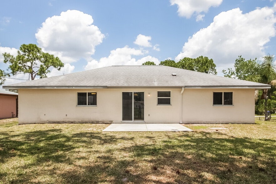 Building Photo - 4239 Dekle Ave