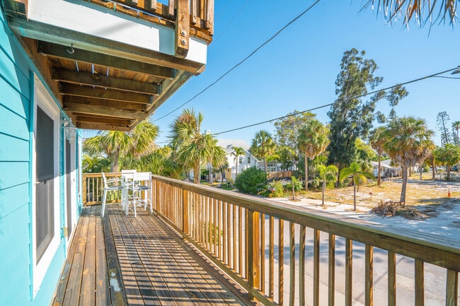 Building Photo - 113 4th Ave