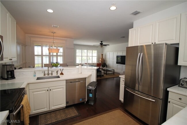 Building Photo - 1370 Mariposa Cir