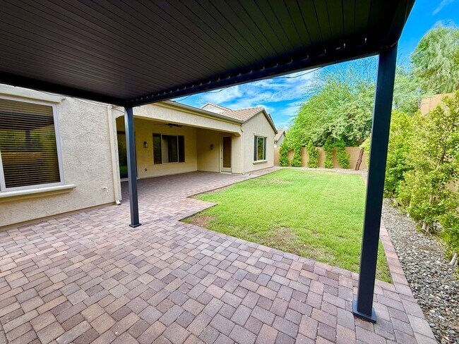 Building Photo - 1708 W Oberlin Way