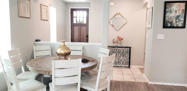 Building Photo - 304 Tordesillas Dr