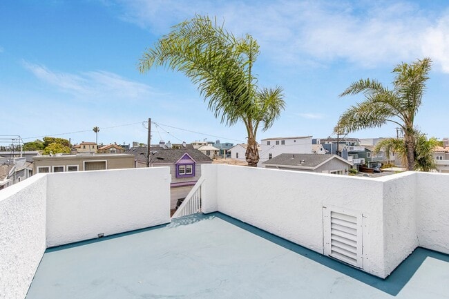 Building Photo - Modern Elegance Meets Ocean Breezes – Full...