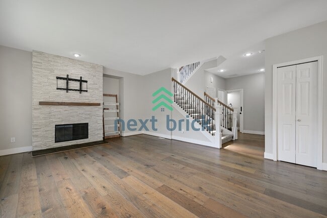 Building Photo - "Charming Sammamish Retreat: 3-Bedroom Home with 2.5 Baths & 1,710 Sq Ft of Comfort"