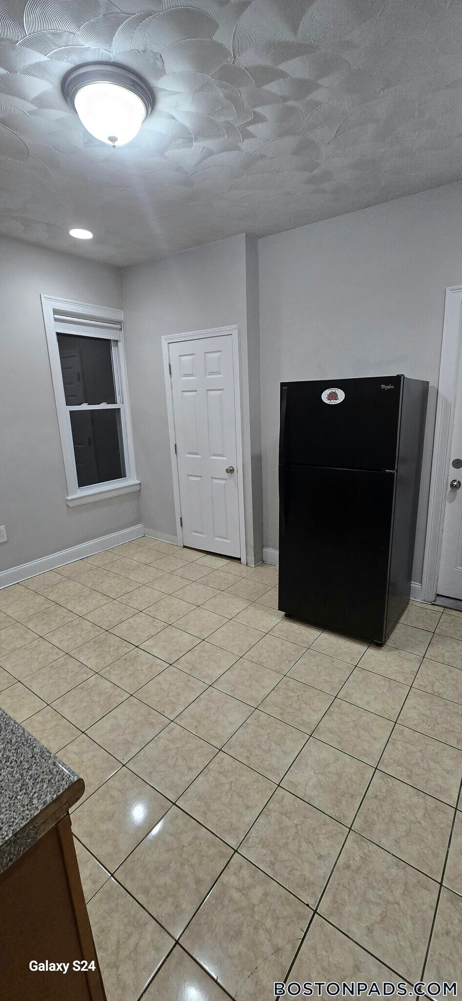 Building Photo - 157 E Cottage St