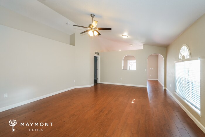 Building Photo - 806 Brenton Leaf Dr
