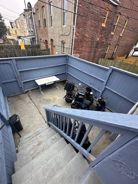 Building Photo - 1209 N Caroline St