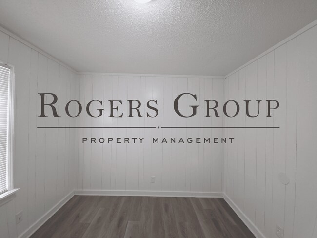 Building Photo - #450 - 109-111 Carter St Duplex