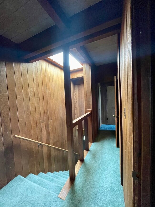 Building Photo - 7225 Pacific View Dr