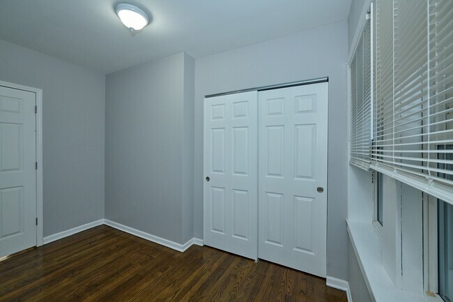 Building Photo - 6322 N Albany Ave