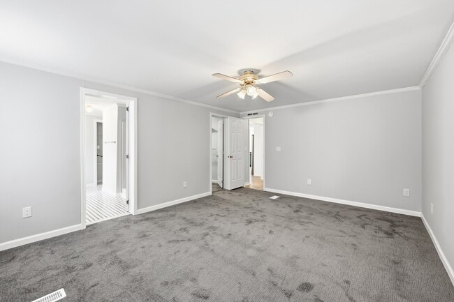 Building Photo - 3469 Cypress Dr