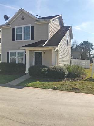 Building Photo - 26840 Wellington Ct