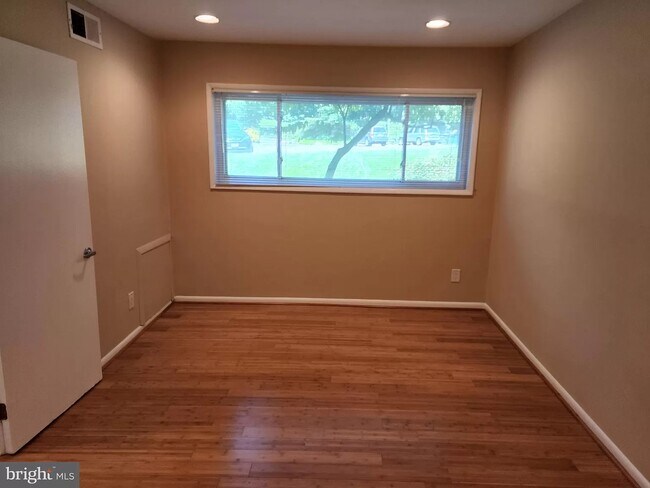 Building Photo - 7723 Donnybrook Ct
