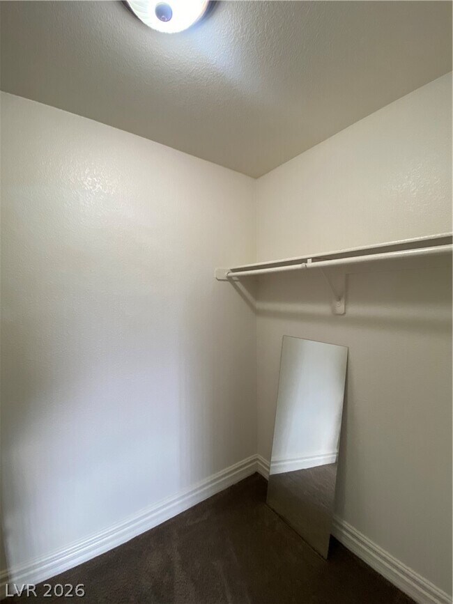 Building Photo - 175 Real Long Way