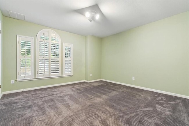 Building Photo - 10116 Scull Creek Dr