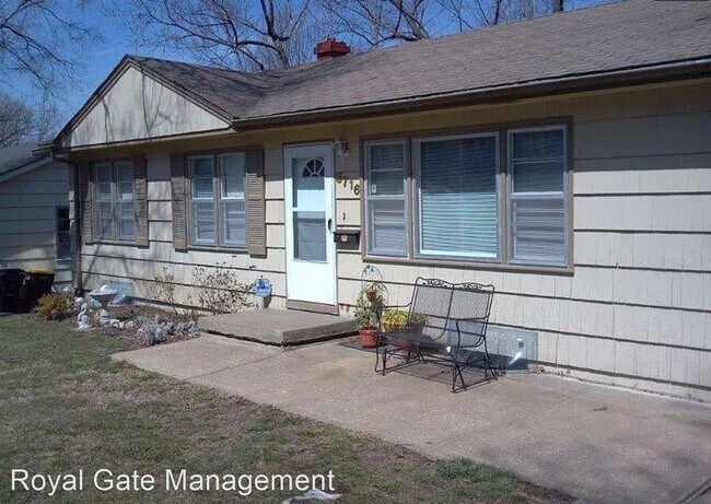 Building Photo - 3 br, 1 bath House - 8716 W 70th Terrace