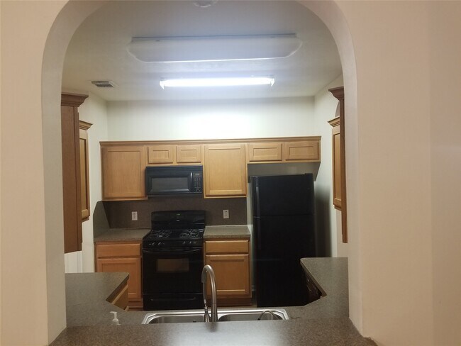 Building Photo - 2406 Hawks Rd