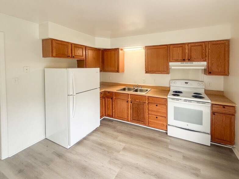 Building Photo - 496 Lancaster Creek Dr
