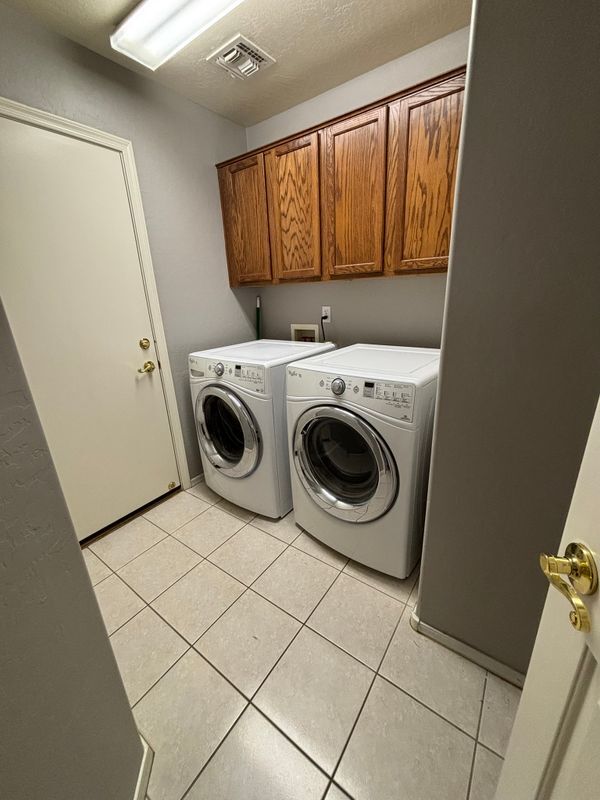 Building Photo - 3464 S Moccasin Trail