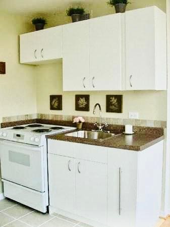 Building Photo - 6171 N Sheridan Rd