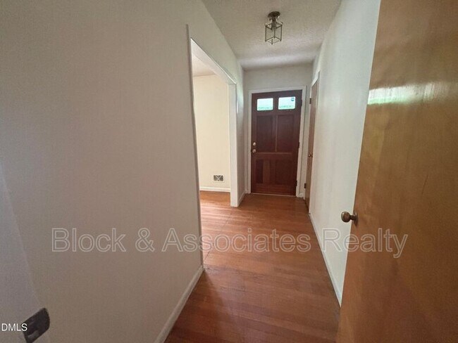 Building Photo - 3609 Melrose Dr