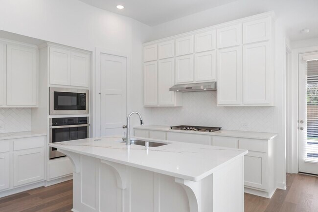 Building Photo - 26383 Golden Pass Lp