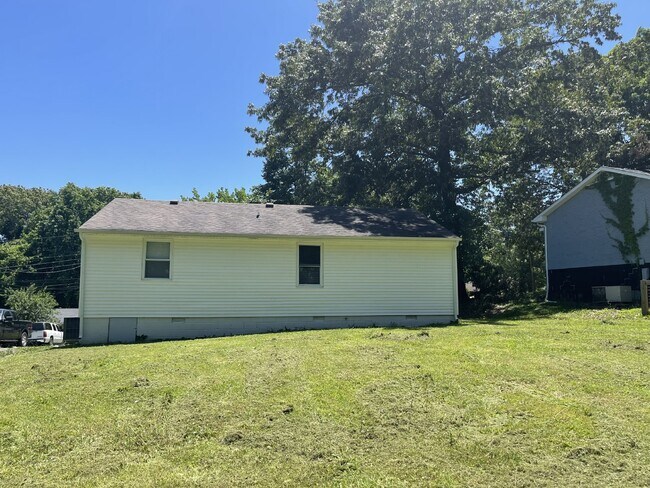 Building Photo - "Charming 3-Bed Home on Cherry Tree Drive ...
