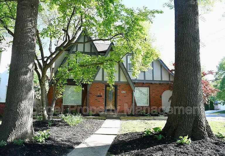 Primary Photo - 1291 W Gregory Blvd