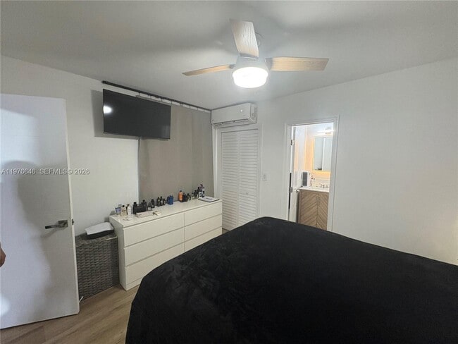 Building Photo - 2276 SW 2nd St