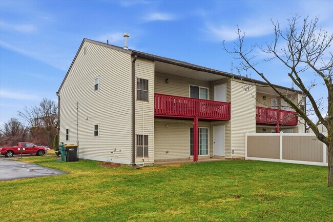Building Photo - 4548 Rosemarie Dr