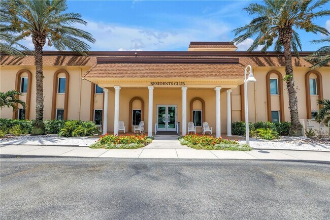 Building Photo - Beautiful 2BR/2BA Waterfront Condo in 55+ ...