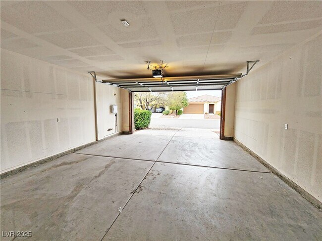 Building Photo - 5561 Carrara Pointe St