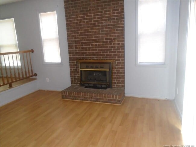 Building Photo - 103 Alexander Ln