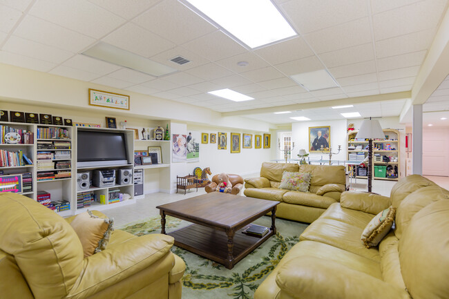 Building Photo - 167 Jule Pond Dr