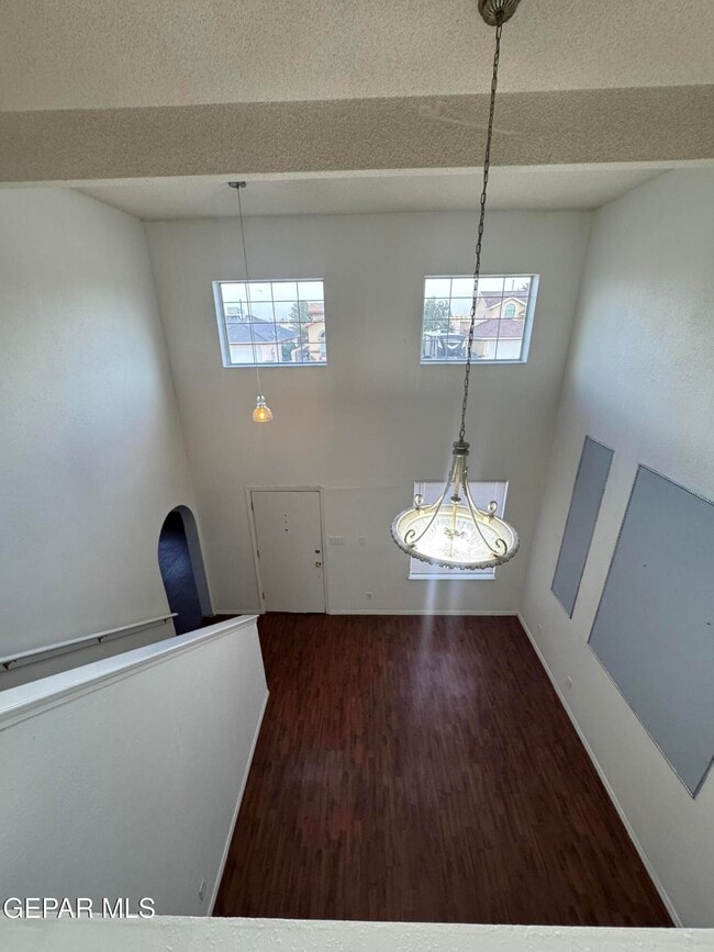 Building Photo - 3033 Tierra Humeda Dr