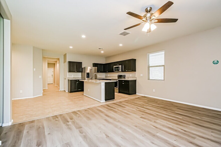 Building Photo - 4832 E Rhodium Dr