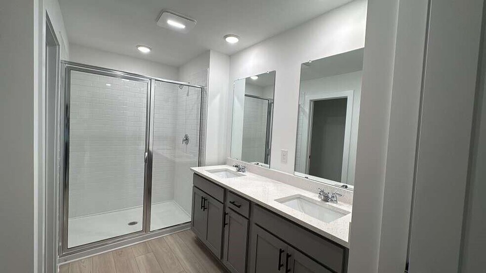 Building Photo - 183 Redbud Rd