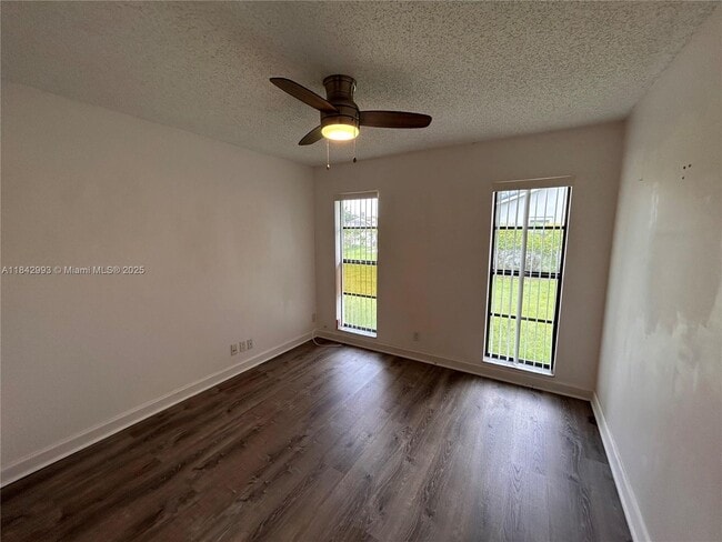 Building Photo - 1048 NW 99th Ave