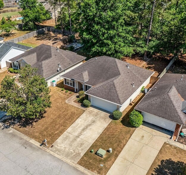 Building Photo - 2056 Sylvan Lake Dr