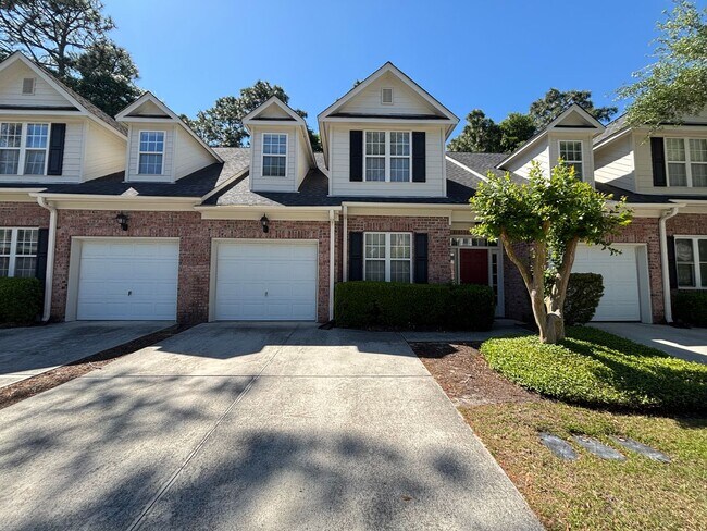 Building Photo - 3 Bed 2.5 Bath Town Home in Carleton Place ~ Students Welcome with Co-Signers!