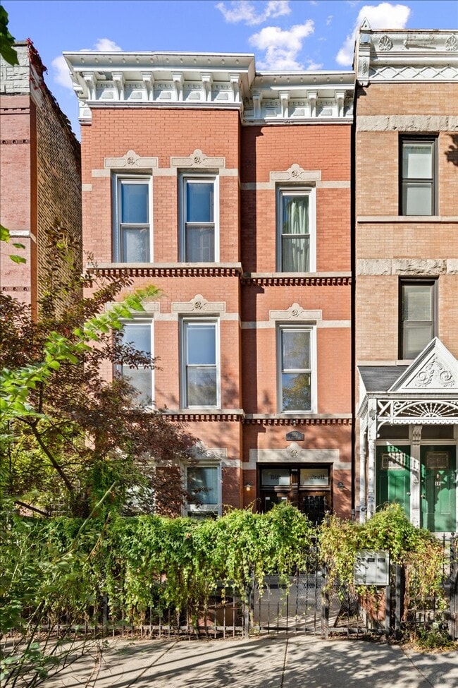 Primary Photo - 1102 N Wolcott Ave