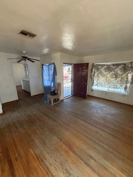 Building Photo - 16774 Zenda St