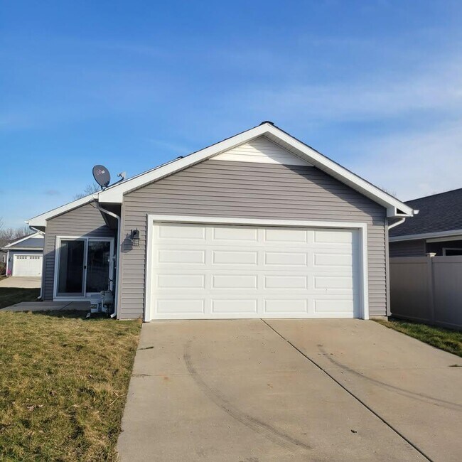 Building Photo - 3807 Windslow Dr