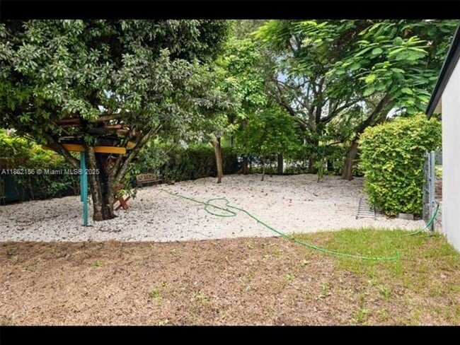 Building Photo - 5191 SW 67th Ave