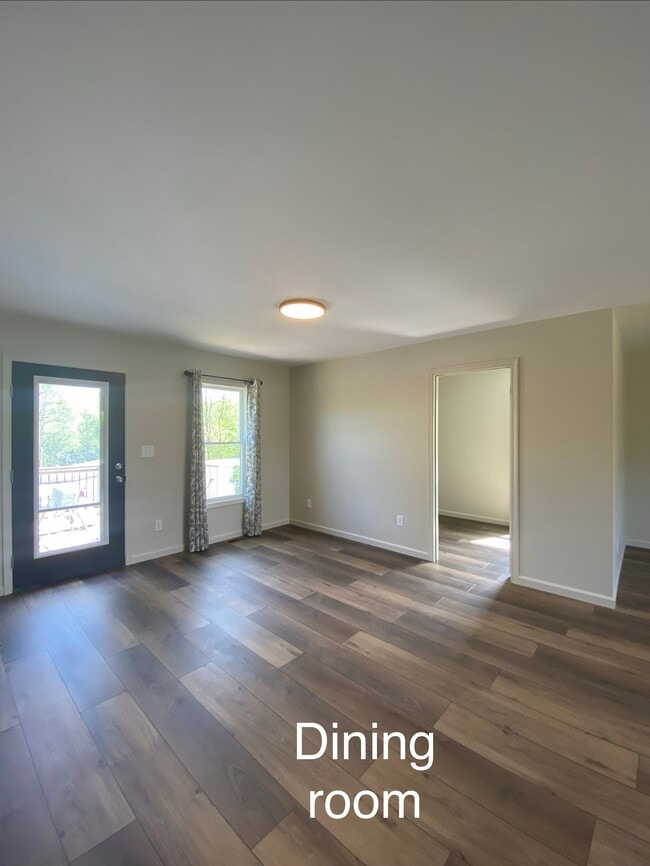 Building Photo - 2321