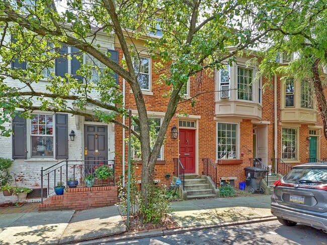 Building Photo - Spacious 3 Bedroom Single Family Home in the Capital District