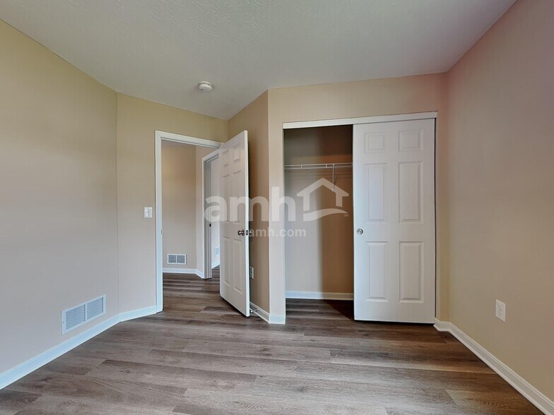 Building Photo - 310 Hennepin Dr