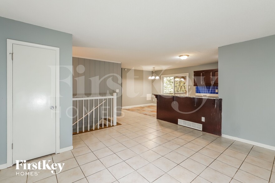 Building Photo - 5013 NW Woody Creek Ln