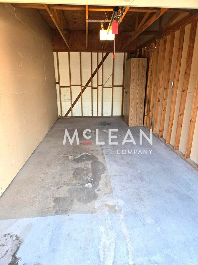 Building Photo - Beautiful Dual Primary Suite 2-Bedroom Condo in the Desert Princess Community