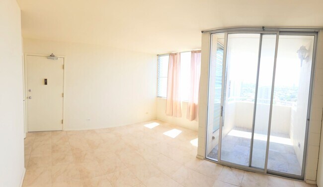 Building Photo - Punahou Pulelehua 2 Bedroom 1 Bathroom 1 Parking 15th Floor Condominium